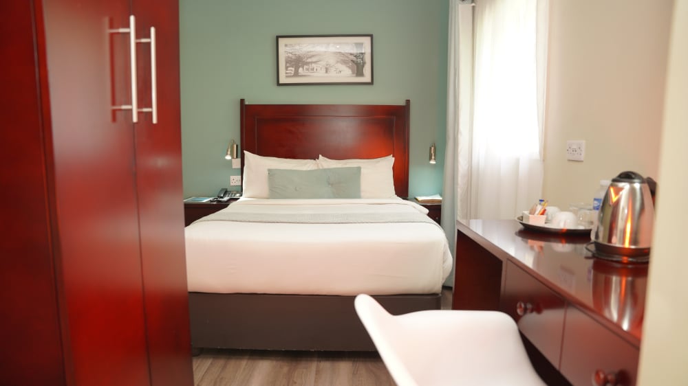 executive-room-gaborone-03.jpg