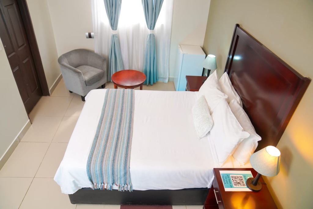 executive-room-sebina-03.jpg