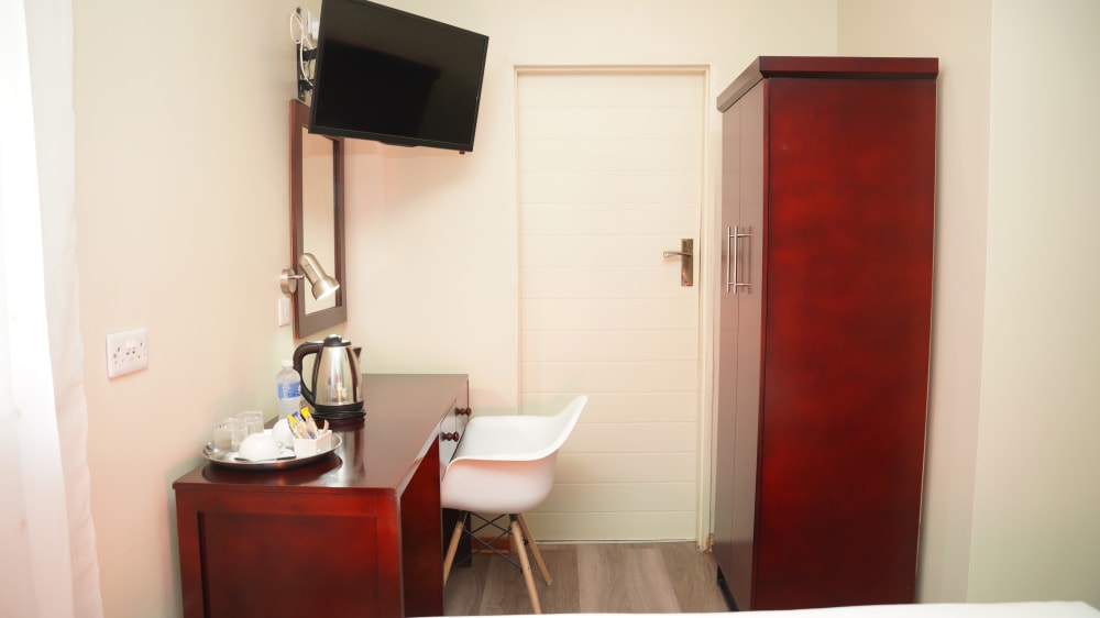 executive-room-gaborone-06.jpg