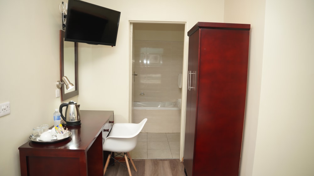 executive-room-gaborone-07.jpg